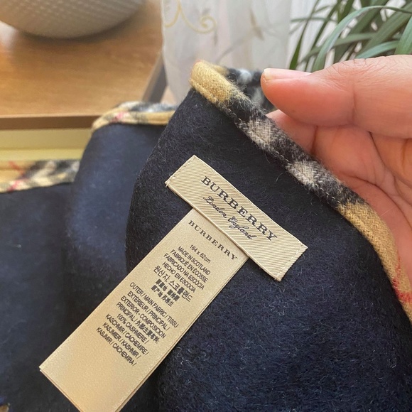 BURBERRY BANDANA  **SOLD** !!!! - Picture 2 of 9